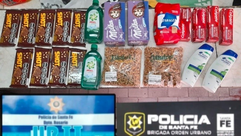 Detuvieron a una mujer que se robó prácticamente una canasta básica | Rosario y la región