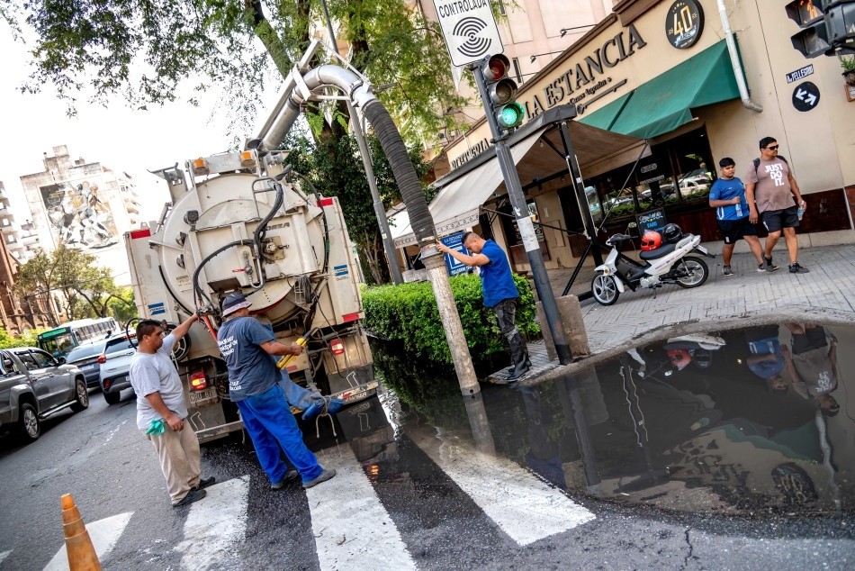 Luego del temporal se renovó alerta meteorológica mientras que la Municipalidad realiza tareas de normalización | Rosario y la región
