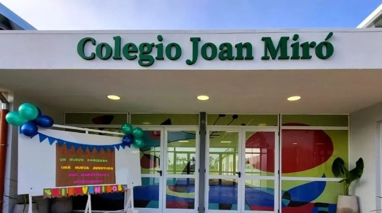 Funes: un inspector de tránsito le pegó a un padre en la puerta de un colegio | Rosario y la región