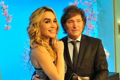 Fátima Flórez sorprendió con una foto en Olivos con una bata de Javier Milei | Información General