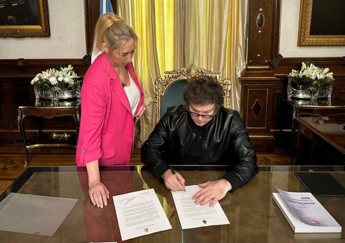 Milei cambiará por decreto la fórmula jubilatoria | Política y Economía