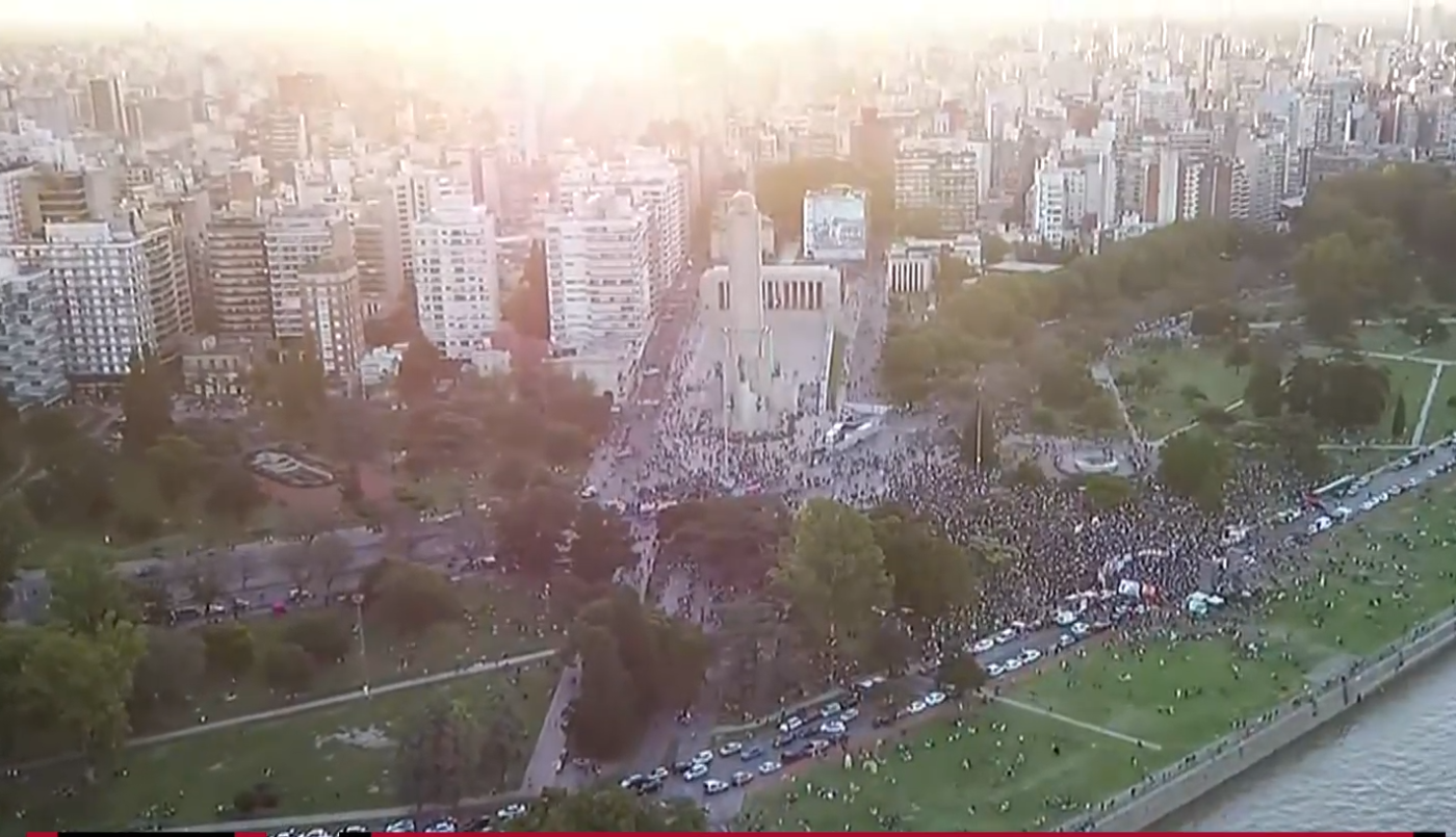 Multitudinaria convocatoria en la Marcha por la Memoria en Rosario | Rosario y la región