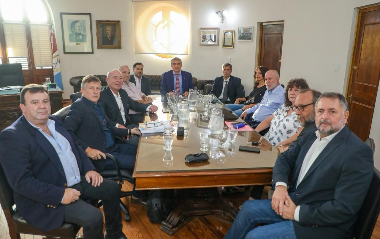 Paritarias provinciales: ATE y UPCN aceptaron la propuesta salarial del gobierno | Rosario y la región