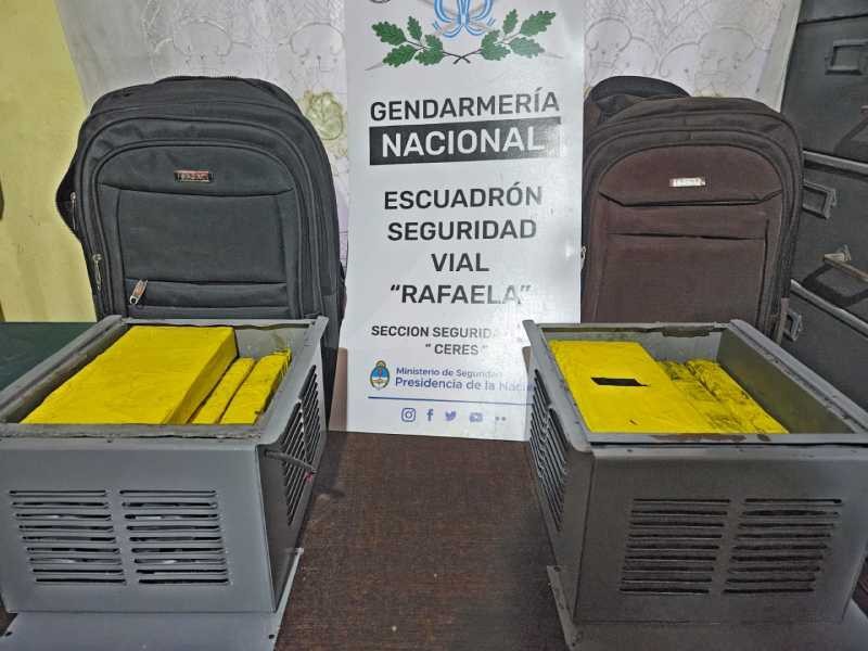 Gendarmería detuvo a una pareja que viajaban con 12 kilos de cocaína | Rosario y la región