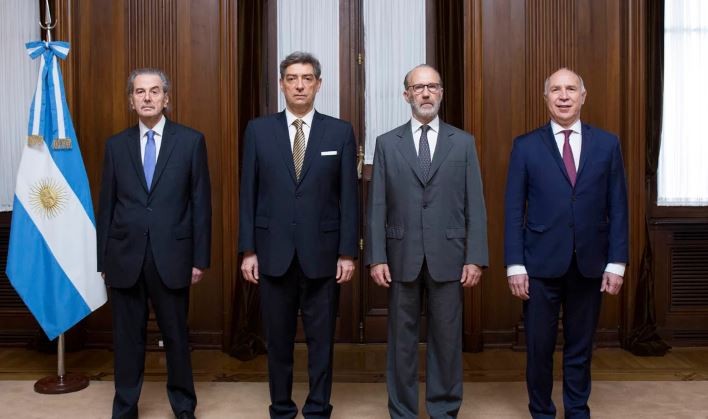 La Corte rechazó dos planteos contra el DNU 70/23 de Javier Milei | Política y Economía