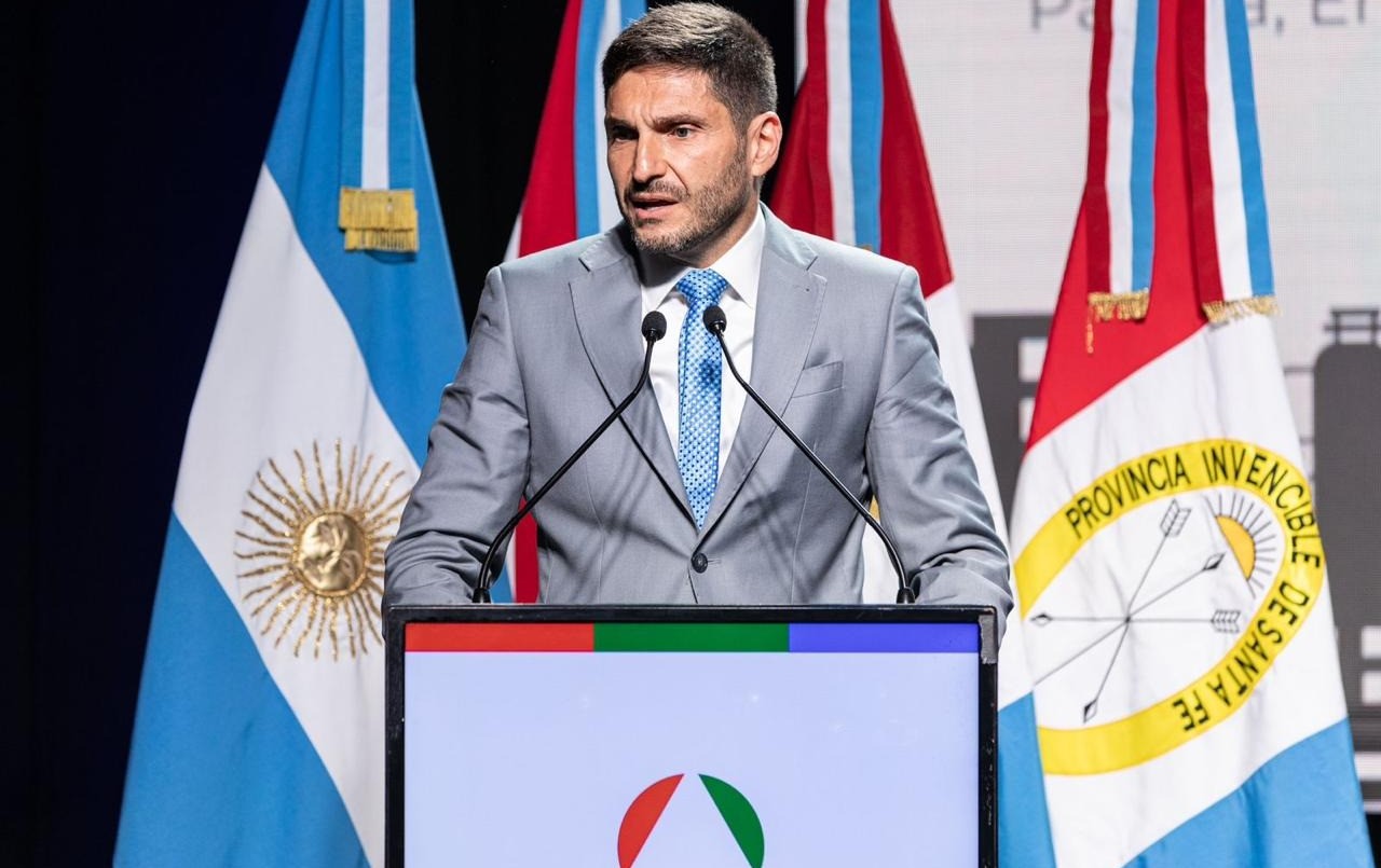 Maximiliano Pullaro asumió la presidencia del bloque de la Región Centro | Política y Economía