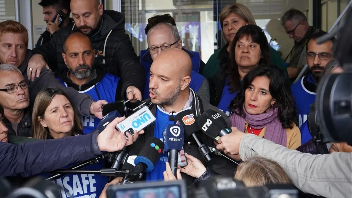 La provincia se reúne con los gremios este jueves y Amsafe exigirá “dar marcha atrás con el presentismo” | Información General