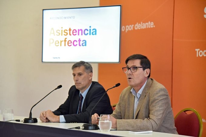 Goity: "¿Por qué no podemos premiar a un docente que no faltó en todo el mes?" | Información General