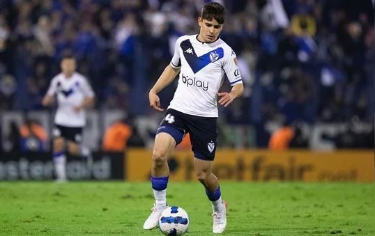 Quién es Lenny Lobato, el nieto de una vedette que le dio el pase a la final a Vélez | Deportes