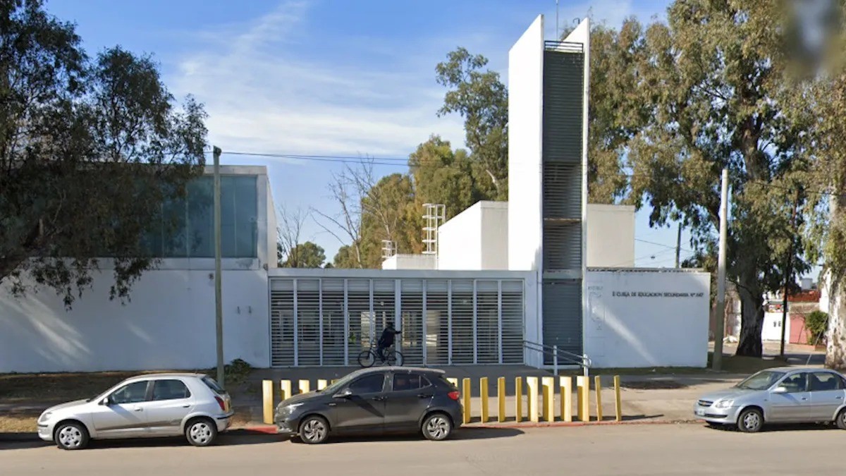 Robaron canillas en una escuela de zona oeste y tuvieron que suspender las clases por falta de agua | Rosario y la región