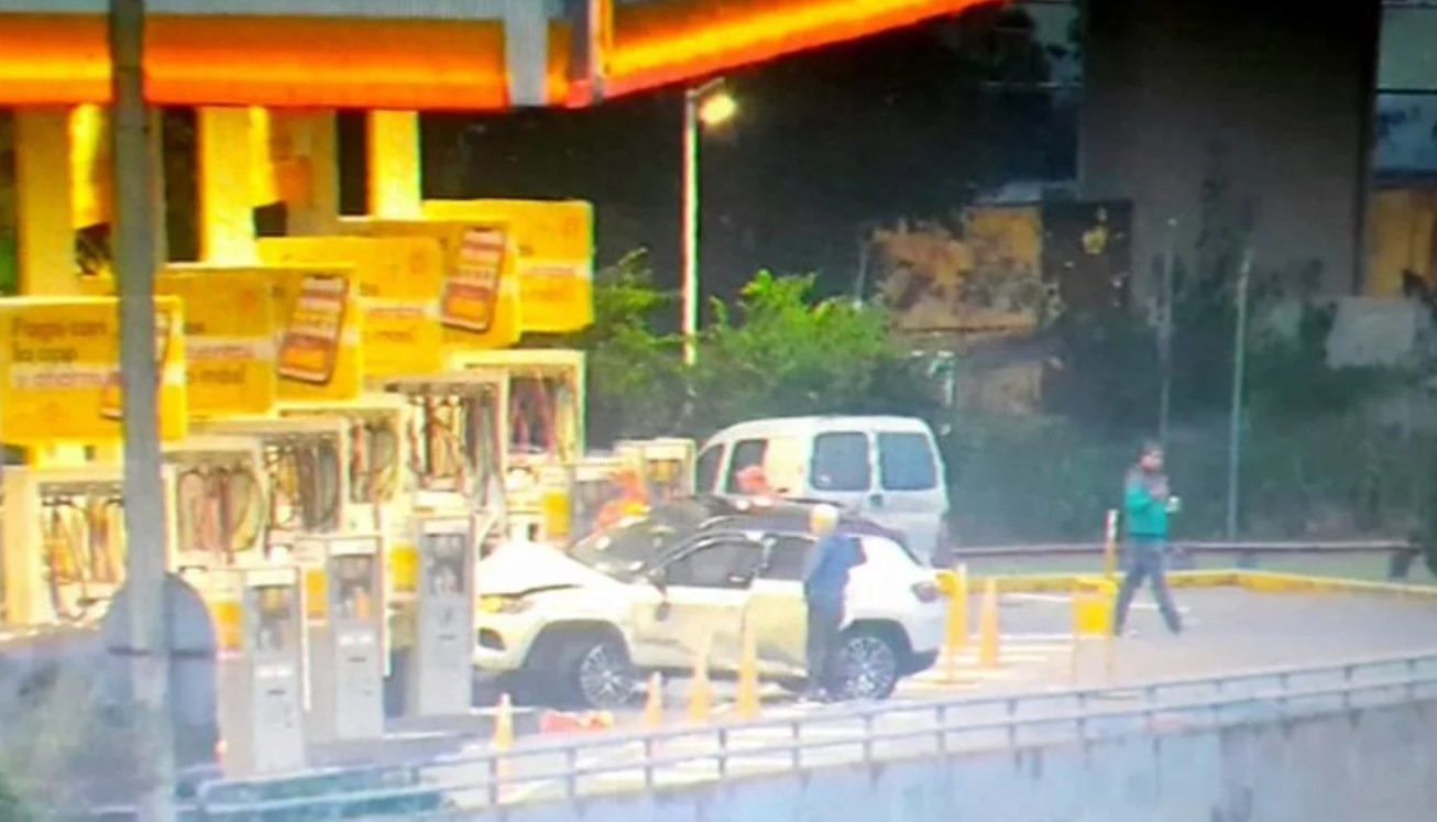 Tras salir campeón, un futbolista de Estudiantes chocó un surtidor en una estación de servicio | Deportes