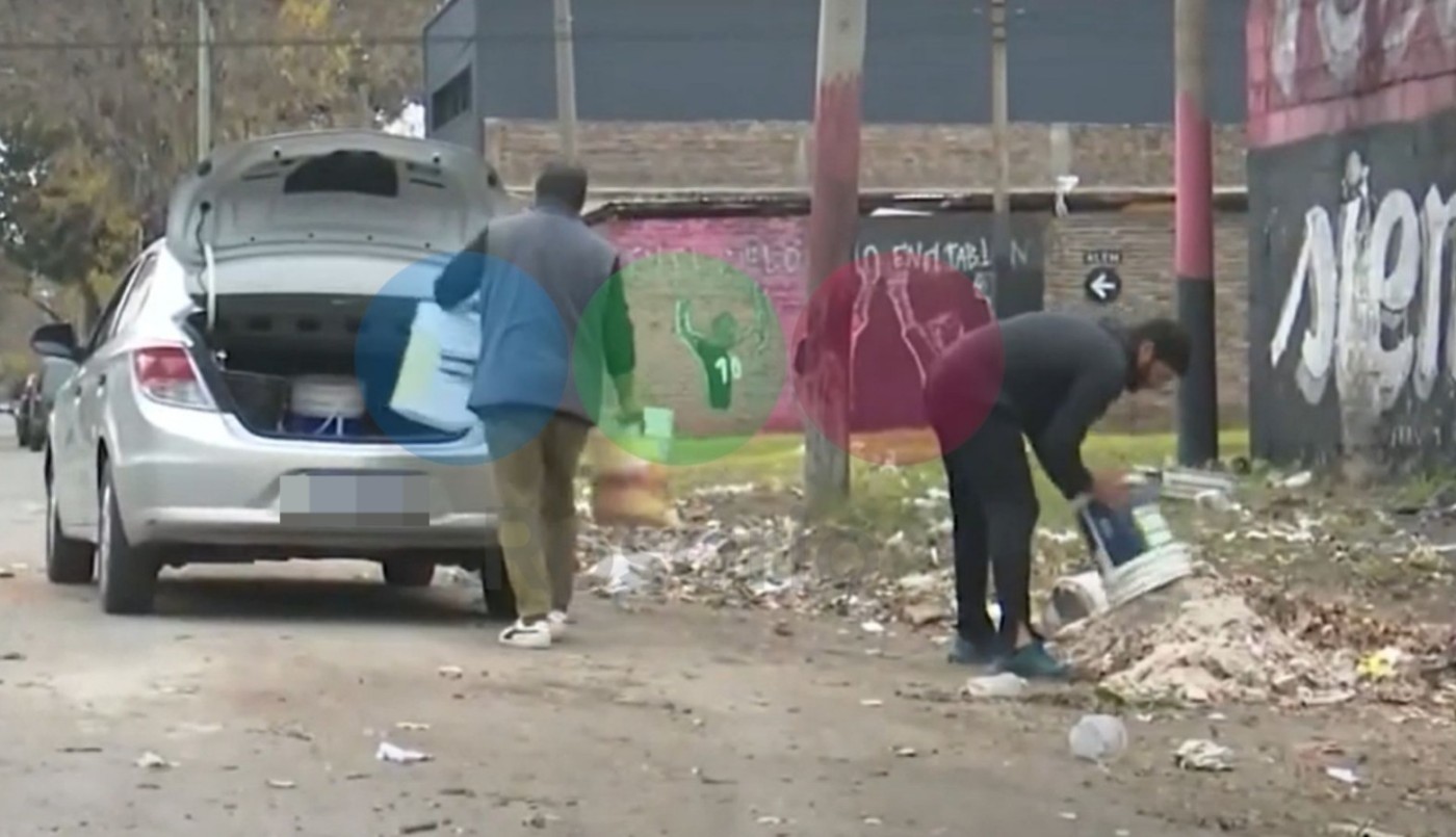 Telefe lo filmó tirando escombros en la calle: será sancionado por la Municipalidad | Rosario y la región