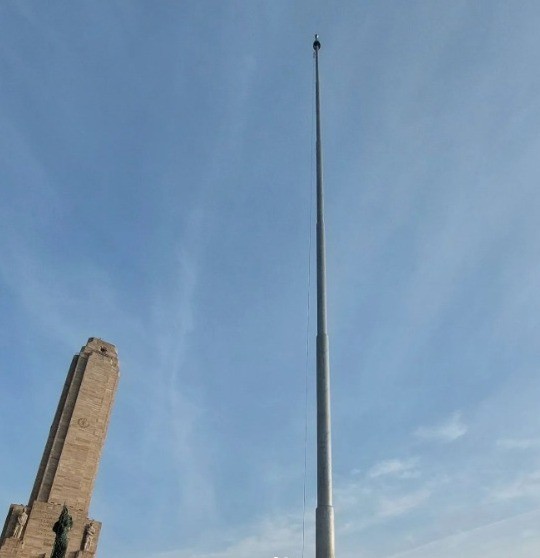Monumento sin bandera: razones y planes para el 20 de junio | Rosario y la región