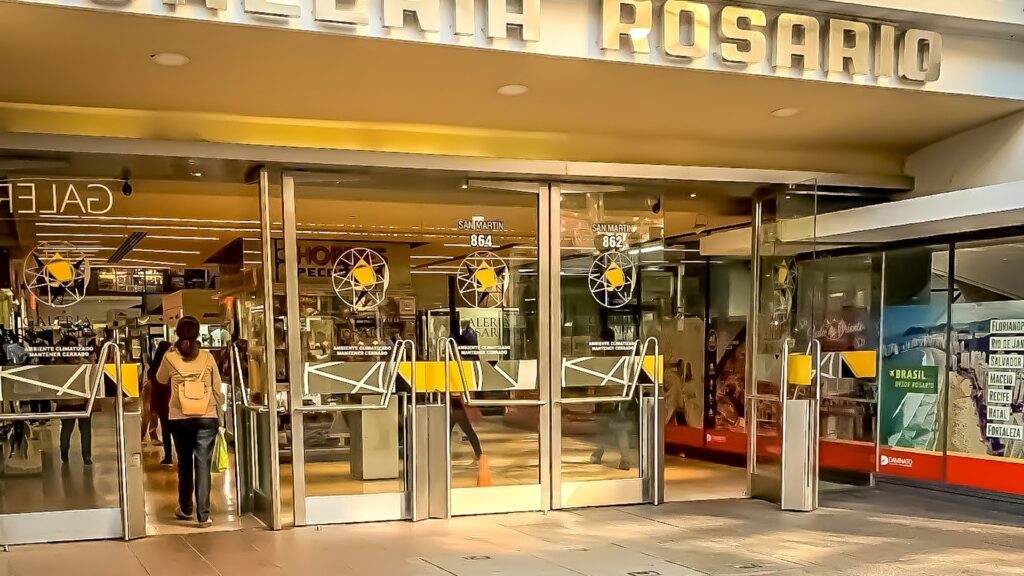 Fin de semana largo en Rosario: ¿Cómo funcionará el comercio el jueves y el viernes? | Rosario y la región