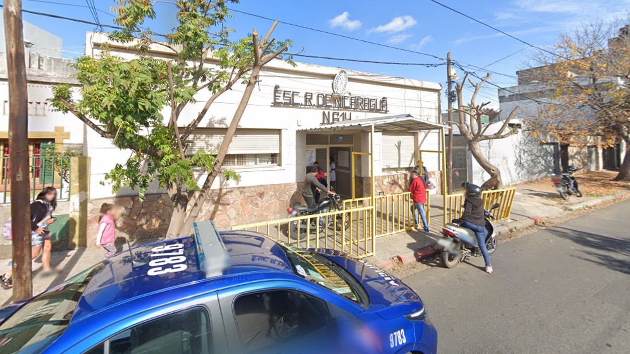 Robaba en la escuela, amenazó a la portera y escapó | Rosario y la región