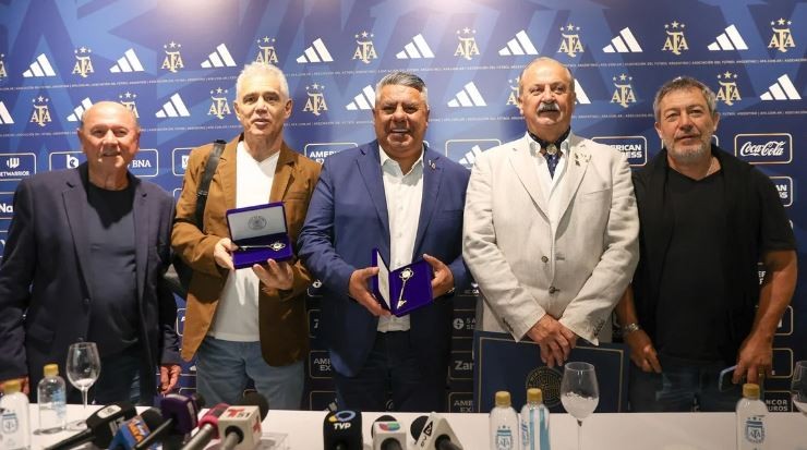"Chiqui" Tapia recibió la llave de Miami en el marco de un evento denominado el "Día de la AFA" | Deportes