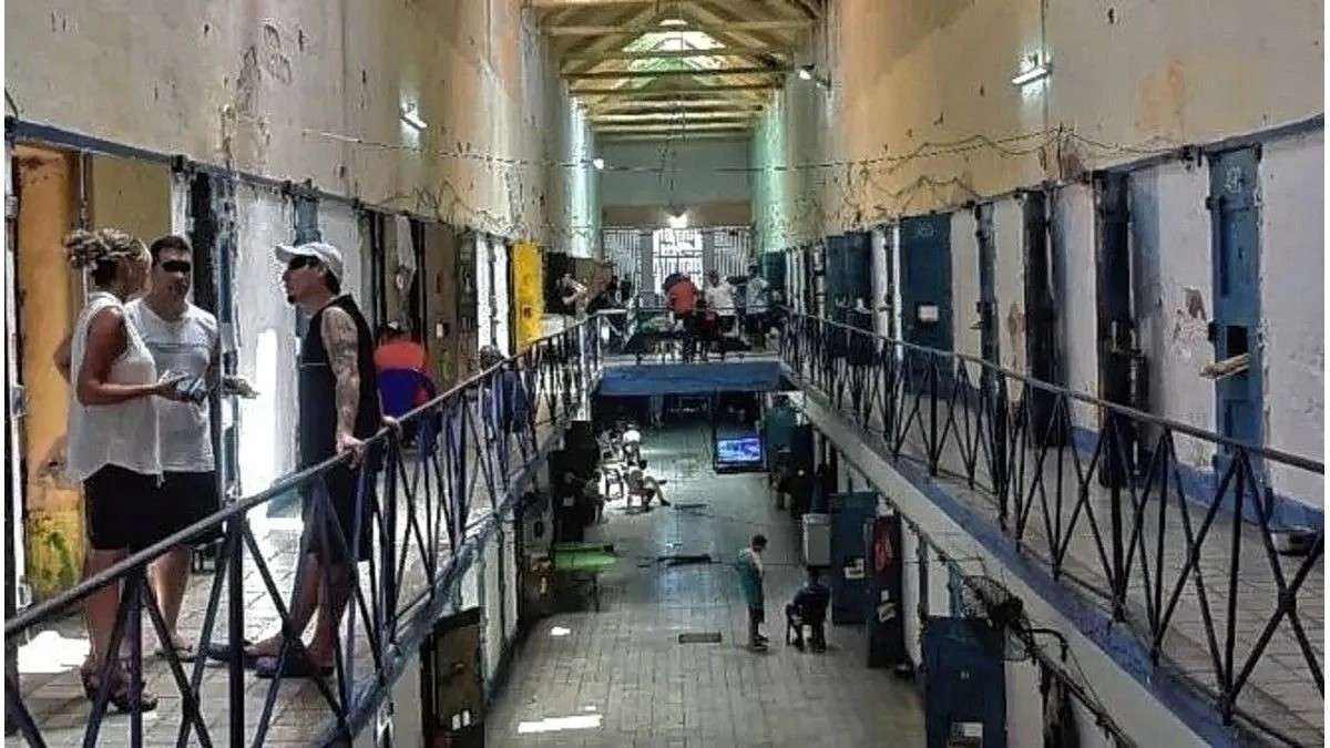 Allanaron la celda de un recluso de Coronda por operativo antidrogas | Rosario y la región