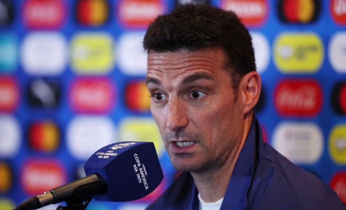 Scaloni habló en la previa del choque con Canadá: "Hay chances de que jueguen Messi y Di María" | Deportes