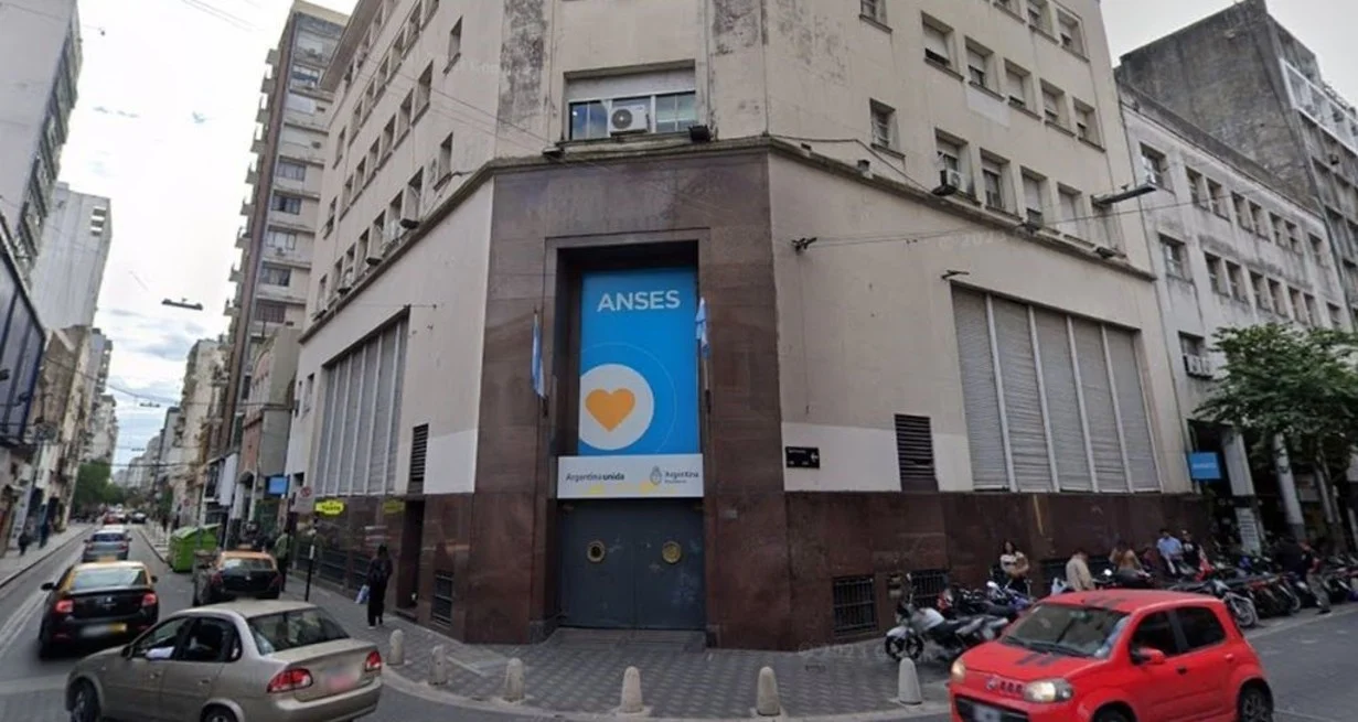 El gobierno ordenó reducir el consumo eléctrico en edificios y oficinas nacionales | Rosario y la región