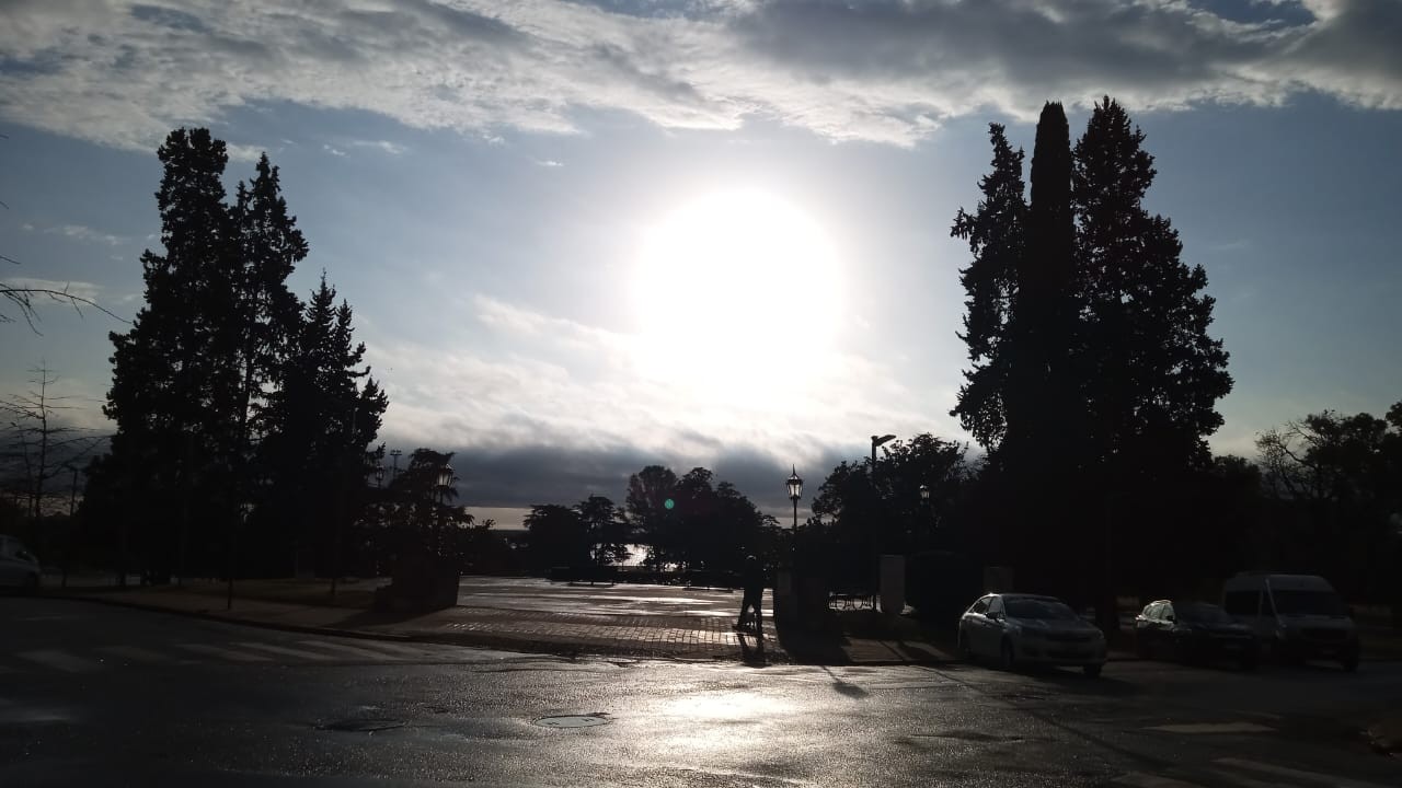 Clima: Tras las lluvias de anoche, humedad y temperaturas moderadas | Rosario y la región