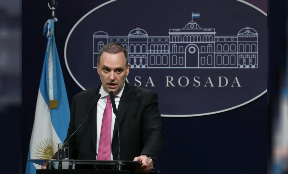 "Despreciable": el Gobierno repudió los videos de Alberto Fernández con Tamara Pettinato | Política y Economía