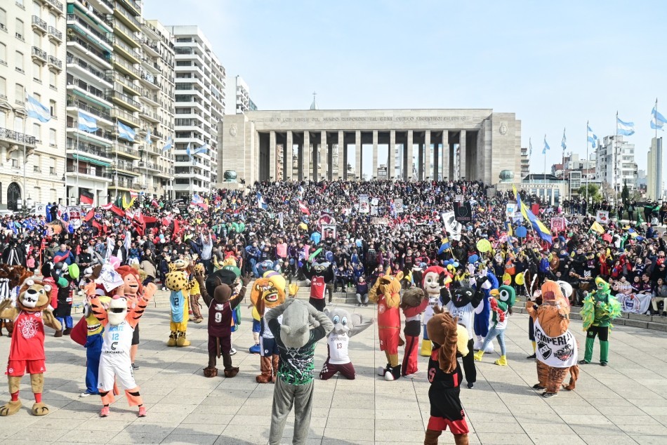 Se realizó el tradicional desfile del Encuentro Nacional de Mini Básquet | Rosario y la región