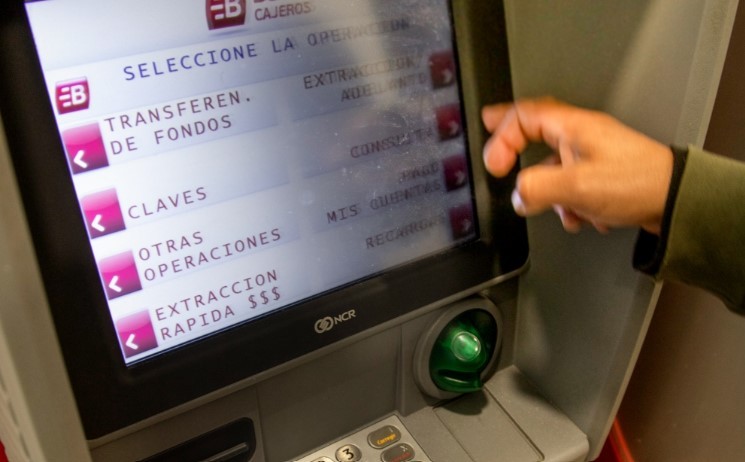 El Banco Central aumentó los montos máximos para extraer plata por cajeros automáticos | Política y Economía
