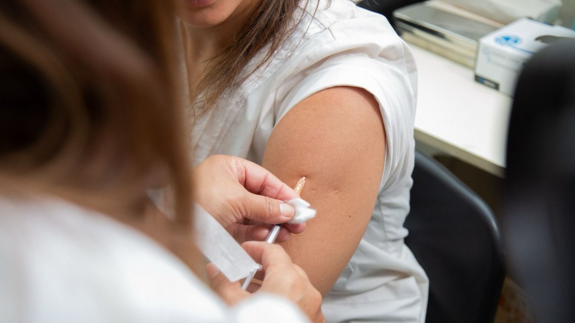 Objetivo Dengue: comenzó la vacunación al personal de Salud | Rosario y la región