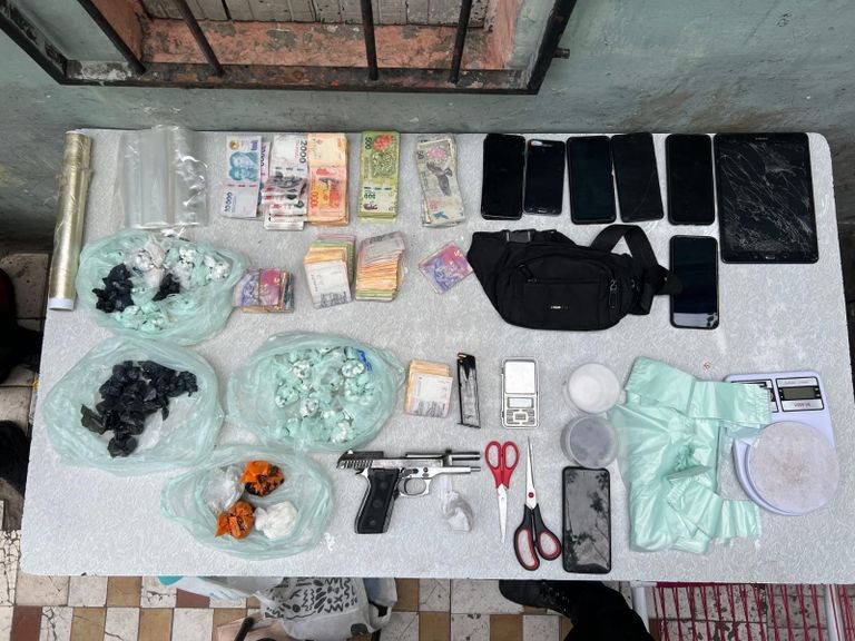 Detuvieron a seis personas con drogas y un arma en la zona sur | Rosario y la región