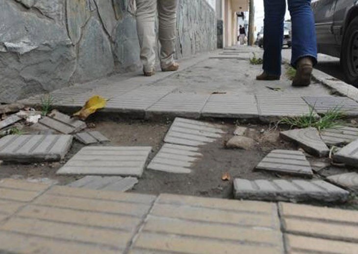 Comienzan las reparaciones de 261 veredas deterioradas en el microcentro de la ciudad | Rosario y la región