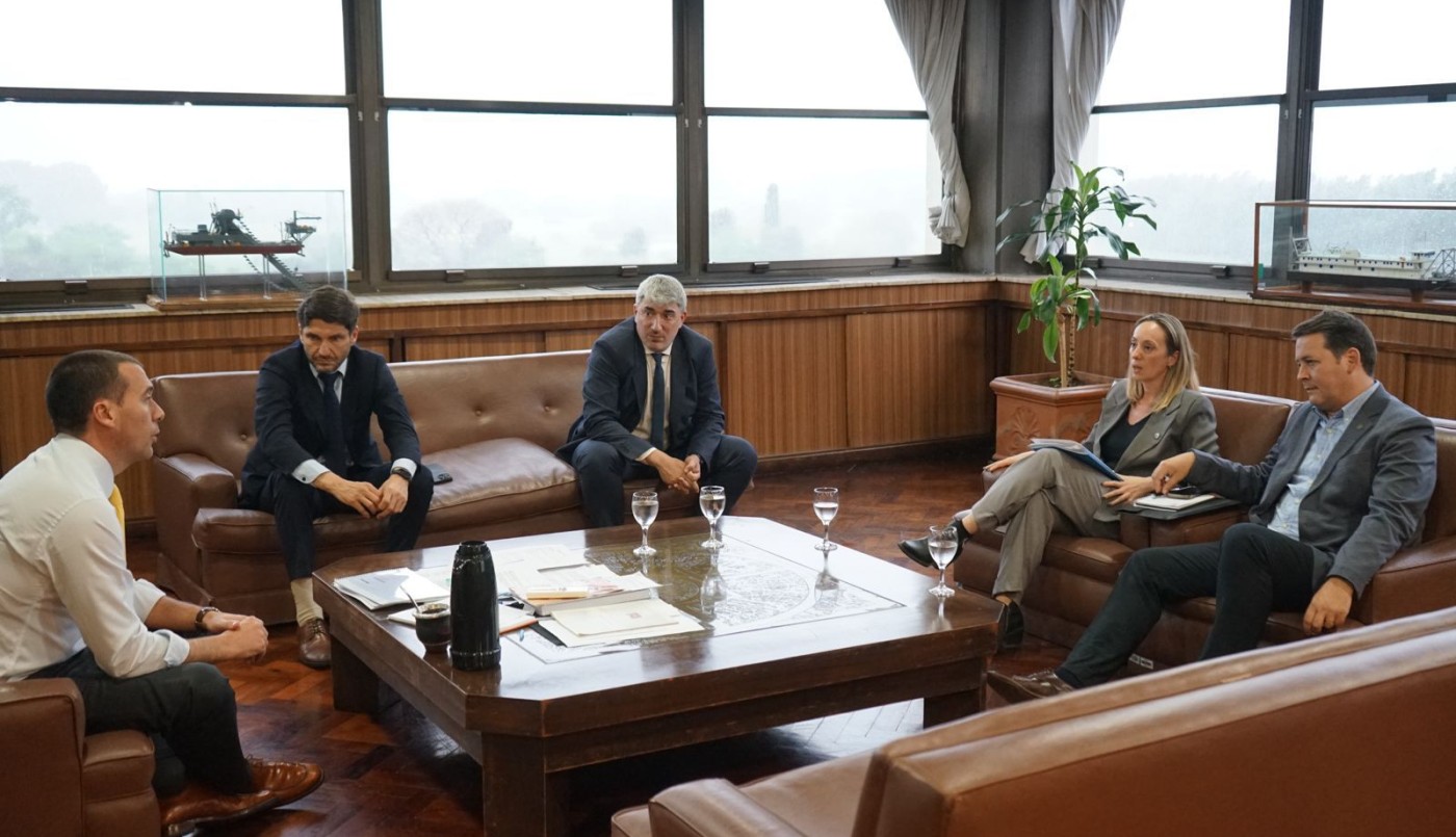 Reunión de Pullaro con Nación por la Hidrovía: garantizan la navegabilidad por el canal | Rosario y la región