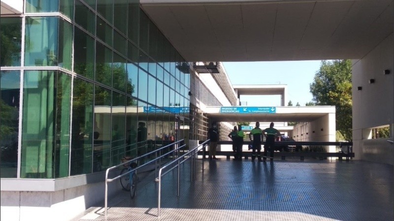 Zona sur: un hombre ingresó grave al Heca luego de recibir un disparo en la cabeza | Rosario y la región