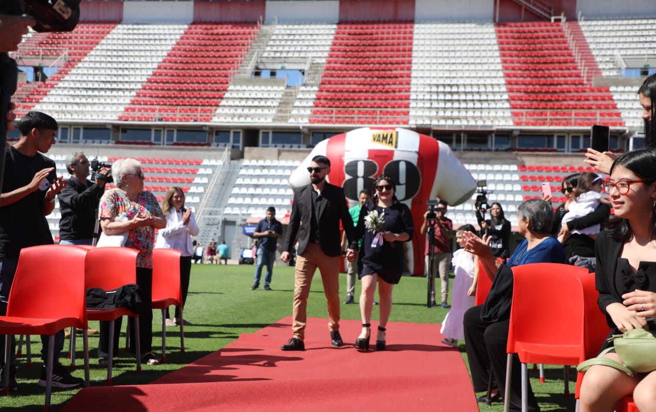 Comenzaron los casamientos en el estadio de Unión | Rosario y la región