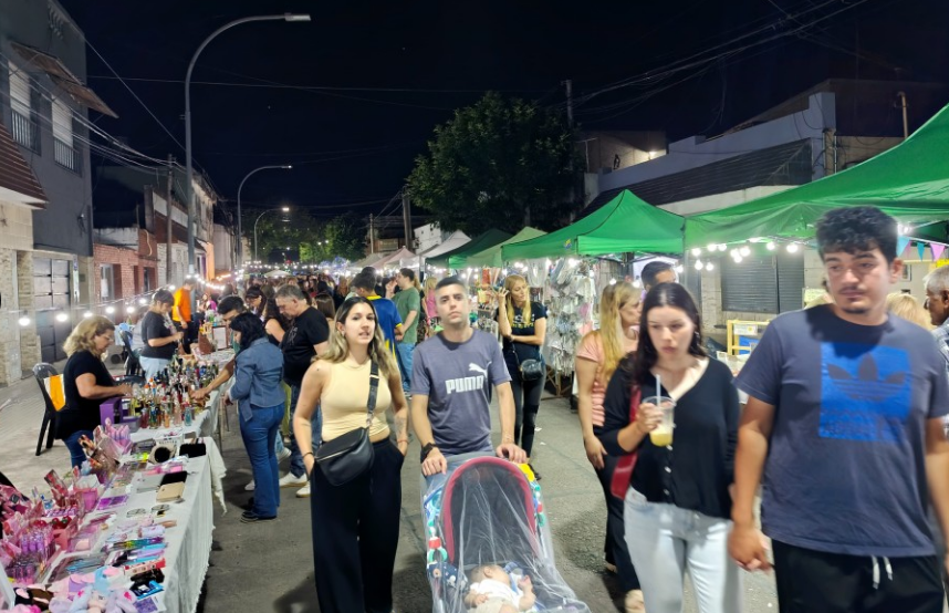 Éxito en La Noche en mi Barrio en el barrio Industrial | Rosario y la región
