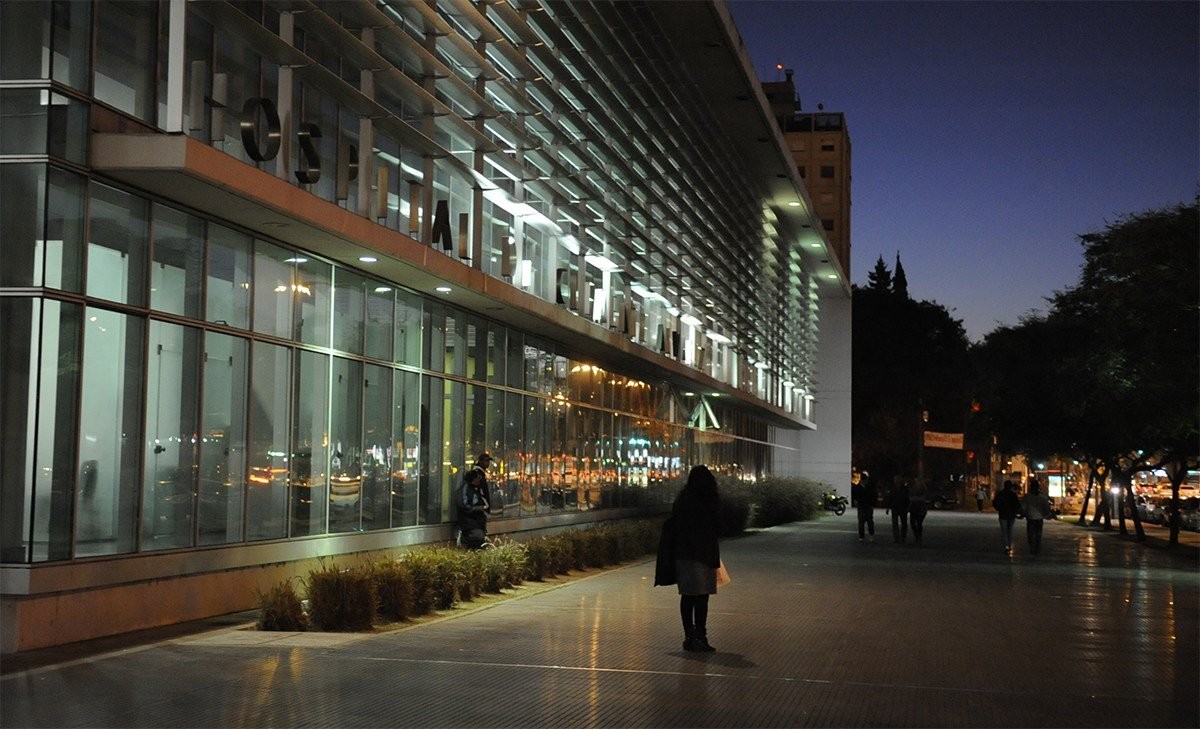 Un hombre atacó con un cuchillo a tres personas en zona sudoeste | Rosario y la región