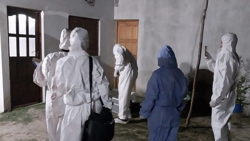 Entró a una clínica con su bebé muerto y los médicos notaron que había sido apuñalado | Rosario y la región