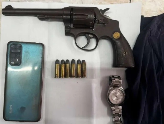 Cuatro policías imputados por robar y plantar un arma en un allanamiento ilegal | Rosario y la región