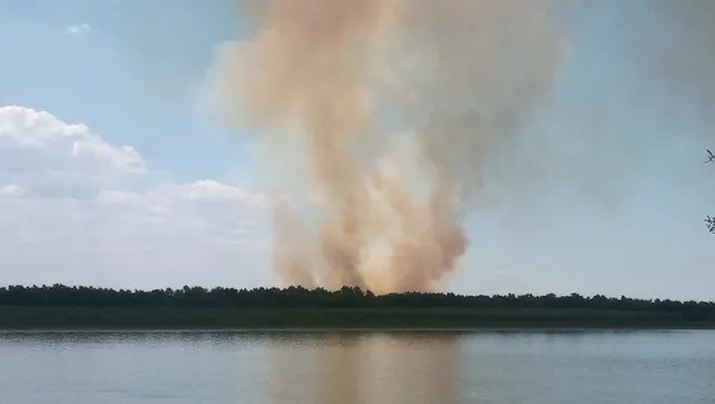 Intenso trabajo de brigadistas para controlar los incendios en la Isla de los Mástiles | Rosario y la región