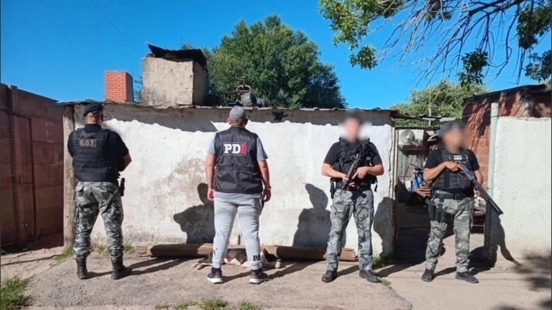 Tres detenciones que la policía relaciona con un asesinato con sello mafioso en Capitán Bermúdez | Rosario y la región