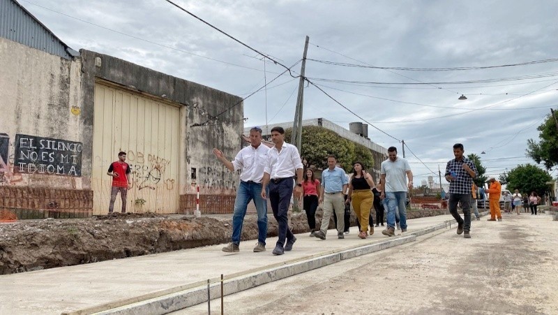 Pullaro y Javkin supervisaron el avance de obra de la remodelación de la avenida Rouillón | Rosario y la región