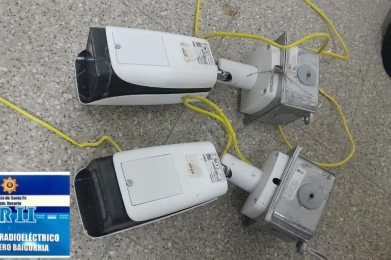 Detuvieron a dos hombres por robar cámaras de seguridad de un banco en construcción | Rosario y la región