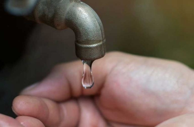 Baja presión de agua en zona oeste: cuáles son los barrios afectados este martes | Rosario y la región