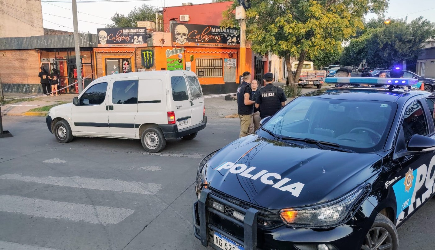 Violencia en zona sudoeste: tiroteo en un minimercado dejó a una empleada herida | Rosario y la región