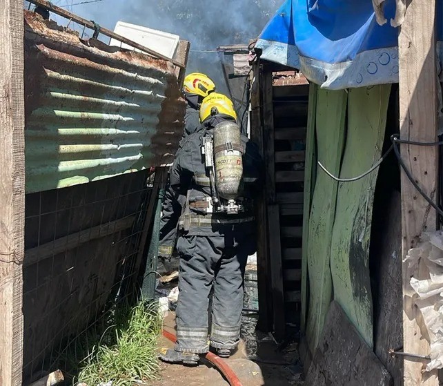 Un incendio destruyó tres viviendas en un barrio ubicado frente a Puerto Norte | Rosario y la región