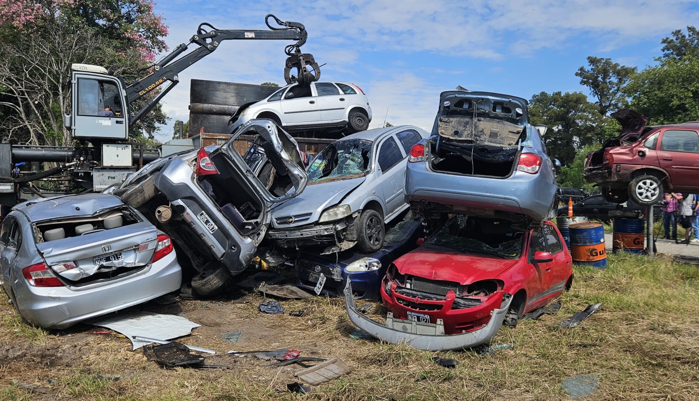 Compactarán 300 autos en desuso para reducir la cantidad de vehículos en depósitos judiciales | Rosario y la región