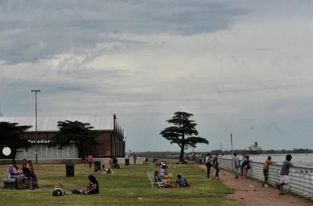 Tiempo en Rosario: alerta por calor y posibles chaparrones | Rosario y la región