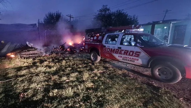 Destrucción total de una vivienda a causa de un incendio | Rosario y la región