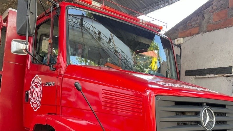 Bomberos agradecieron la ayuda para cambiar el parabrisas que fue dañado tras el clásico rosarino | Rosario y la región