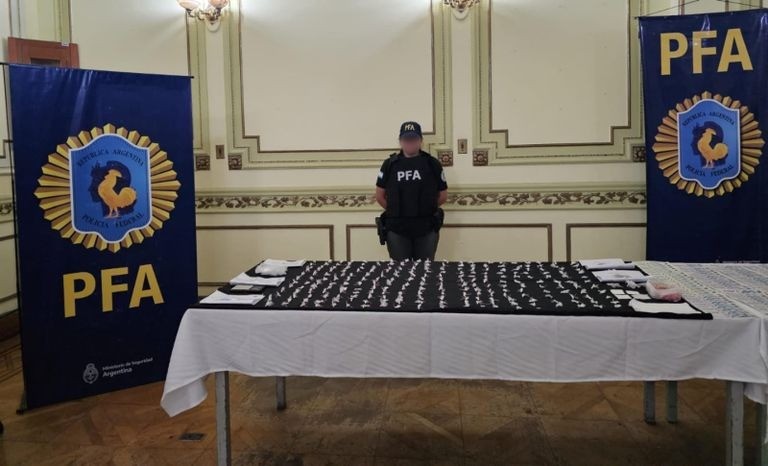 La Policía Federal Argentina desmanteló una organización narco en Rosario y detuvo a ocho sospechosos | Rosario y la región