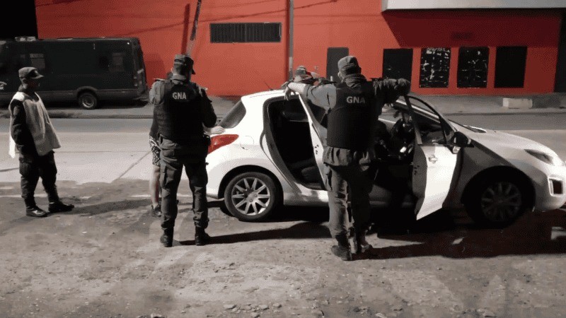 Tras operativos por narcomenudeo, el gobierno promete no dar tregua a la delincuencia | Rosario y la región